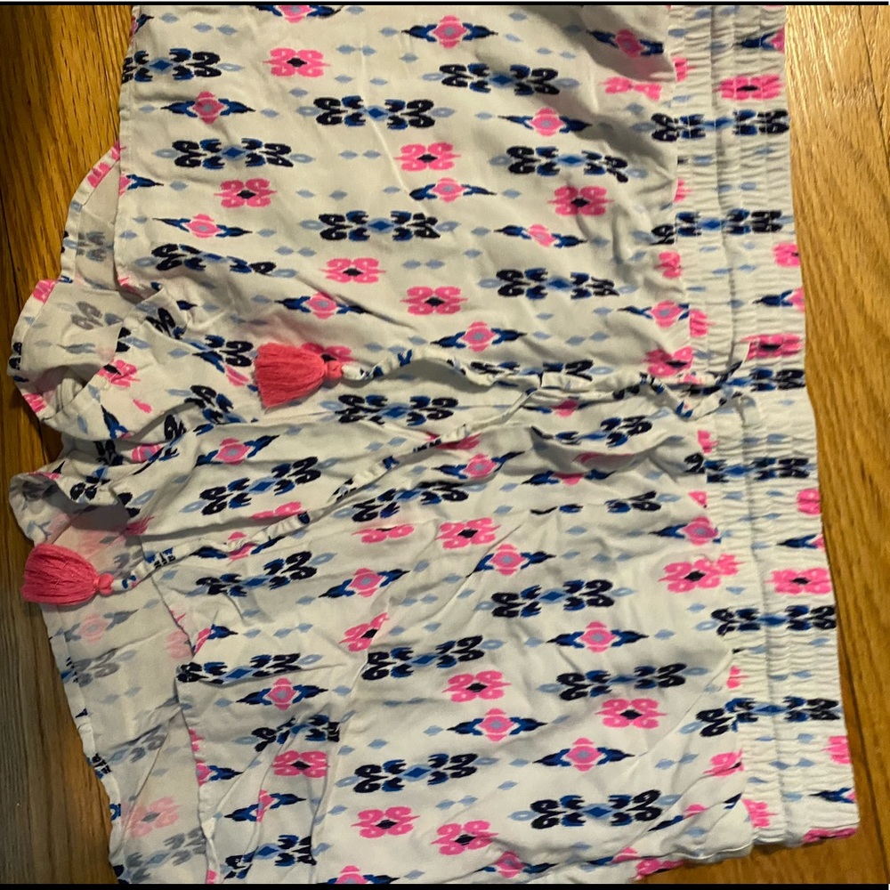 Southern tide flow shorts with pink tassels